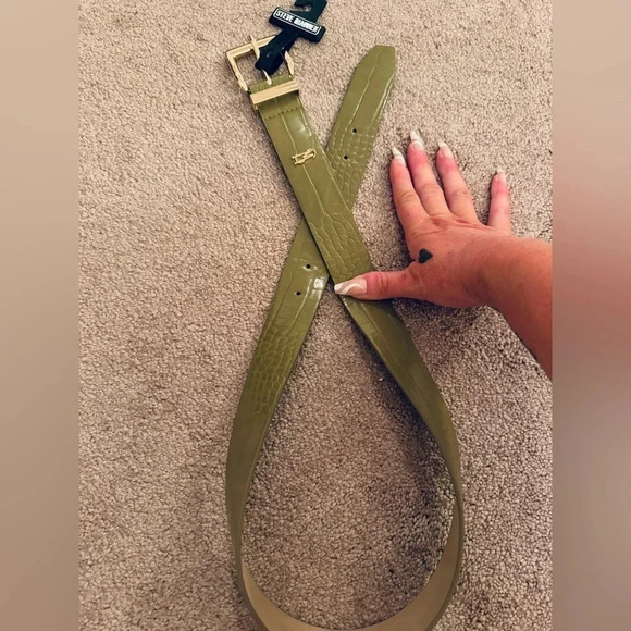 STEVE MADDEN CROCODILE OLIVE GREEN BELT WITH SQUARE GOLD BUCKLE SIZE M - Picture 3 of 10